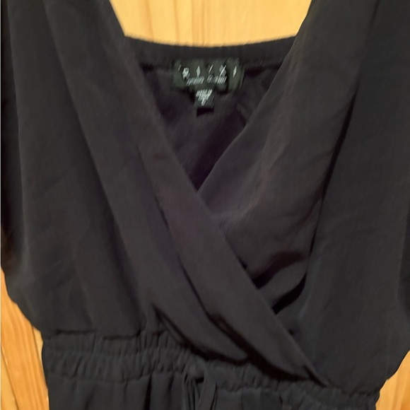 Trixxi Black Flowy Tie-Front Crossover Romper - Picture 4 of 15